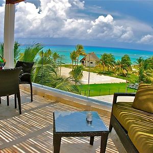Three-Bedroom Apartment Ocean View Penthouse